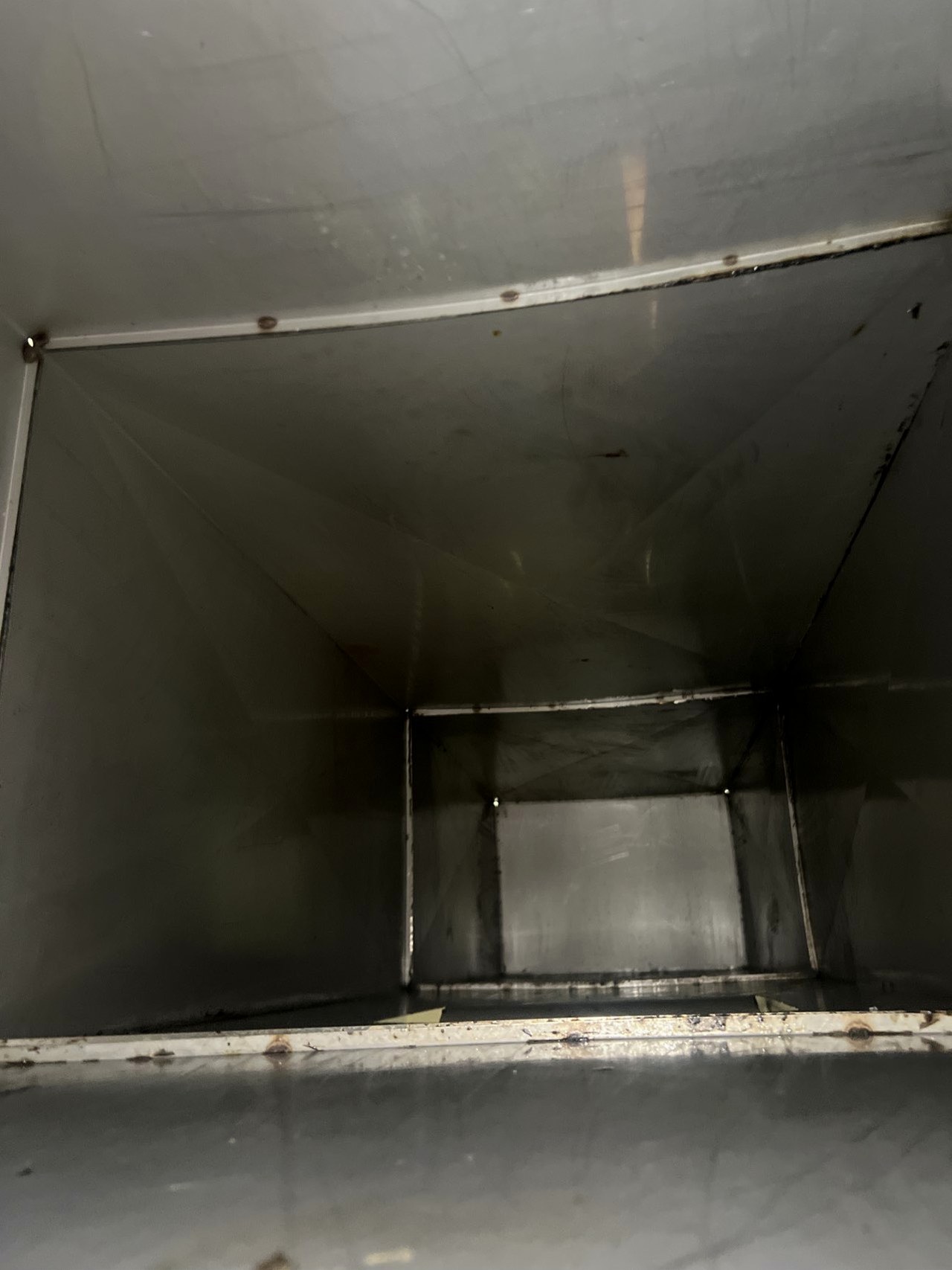 郑州本地推荐：郑州上街区饭店烟道清洗大概多少钱一米 - 清洗后 - 机器人清洗高标准交付
