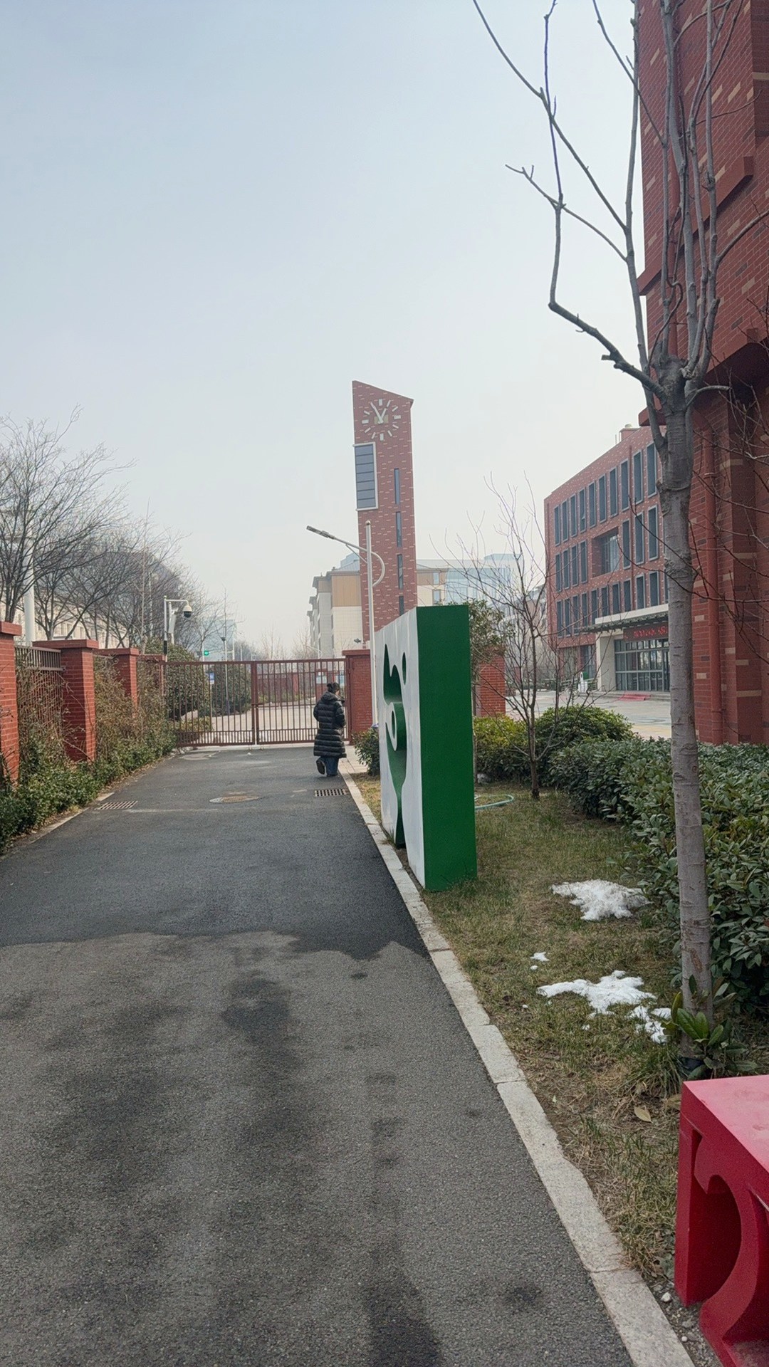 专业厨房清洁:含油烟机清洗和中央空调维护 - 清洗前 - 郑州天得一国家一级资质团队作业实拍