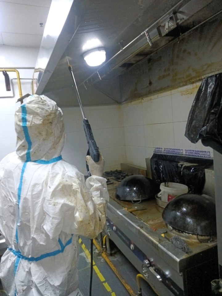 专业油烟机清洗拓宽厨房视野享受清新烹饪每一刻美好 - 清洗前 - 郑州天得一国家一级资质团队作业实拍