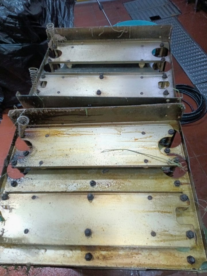 油烟机深度清洁特惠季火热进行中厨房新风貌清新生活新体验 - 清洗前 - 郑州天得一国家一级资质团队作业实拍