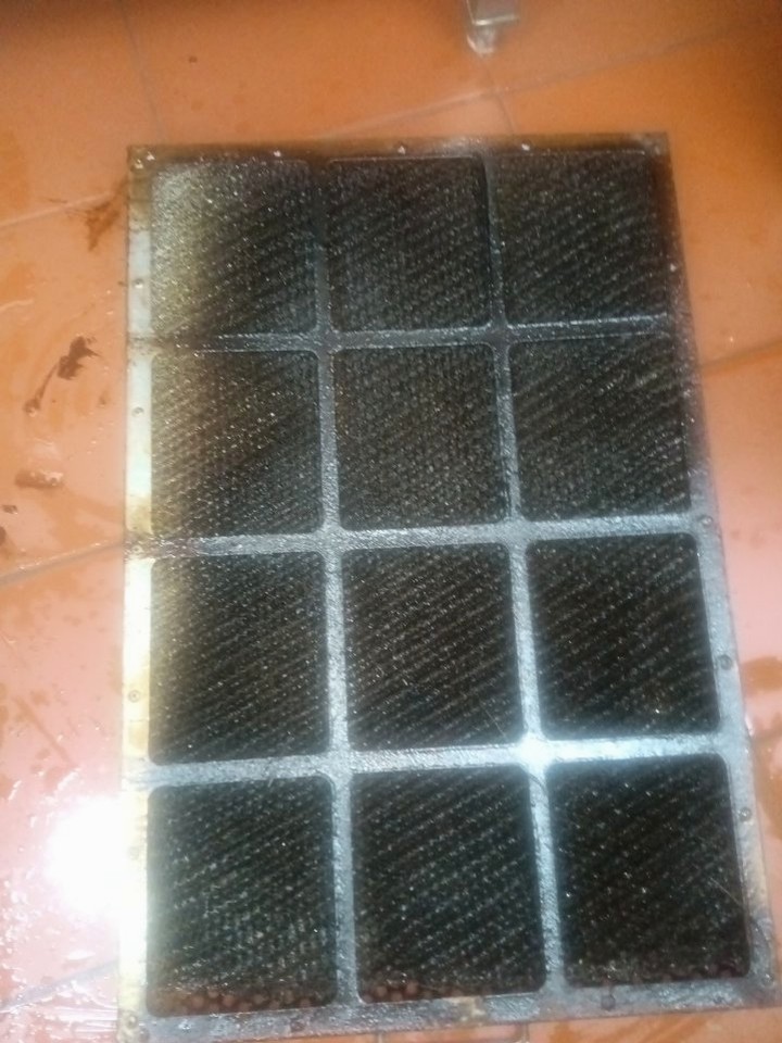 专业油烟机清洗，厨房空间再进化，清新烹饪每一天 - 清洗前 - 郑州天得一国家一级资质团队作业实拍