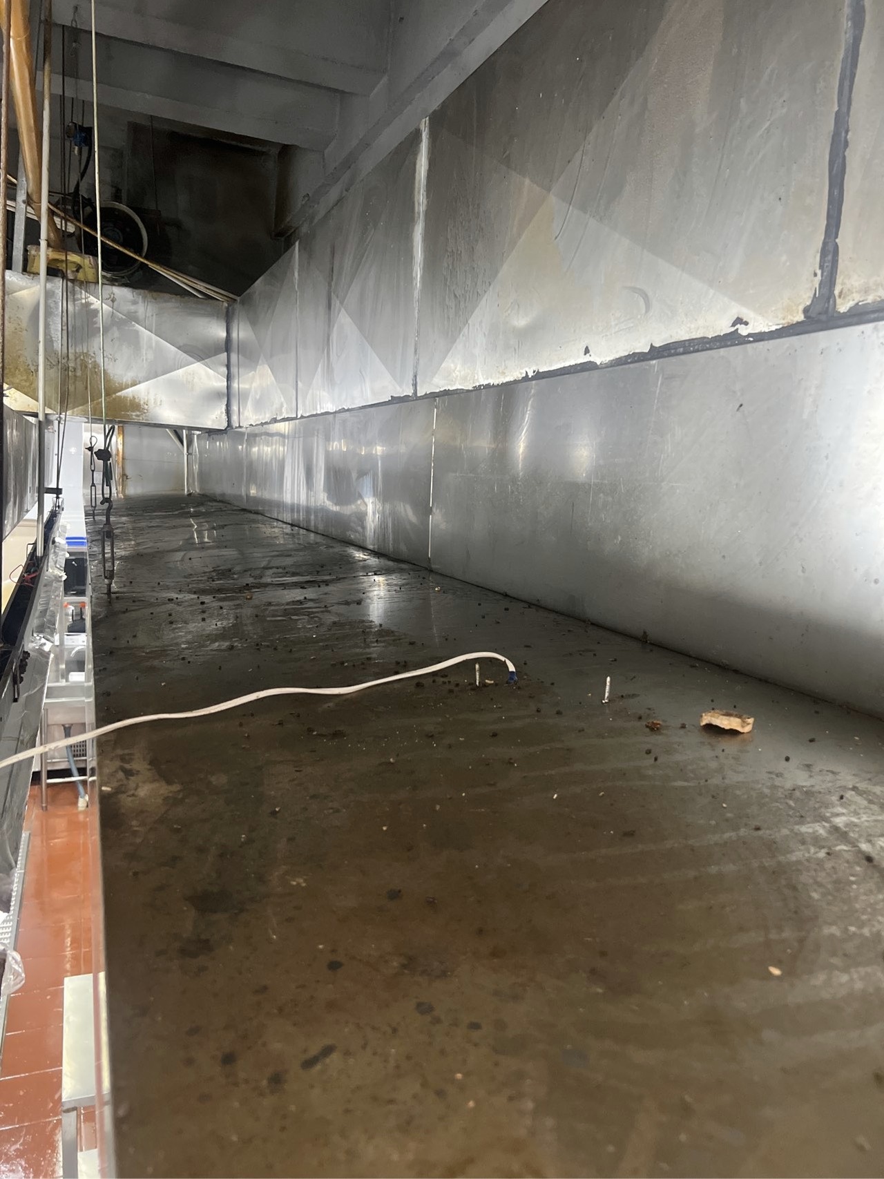 专业解读：快餐店油烟净化器清洗安全隐患排查 - 清洗前 - 郑州天得一国家一级资质团队作业实拍