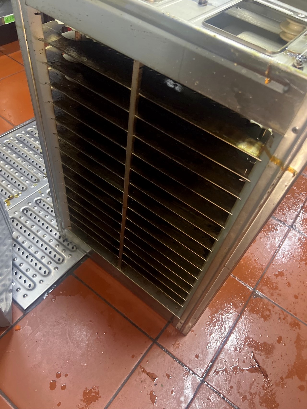 许昌中央厨房风机清洗哪家好 - 清洗前 - 郑州天得一国家一级资质团队作业实拍