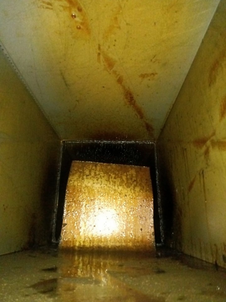 驻马店机关食堂风机清洗多少钱 - 清洗前 - 郑州天得一国家一级资质团队作业实拍