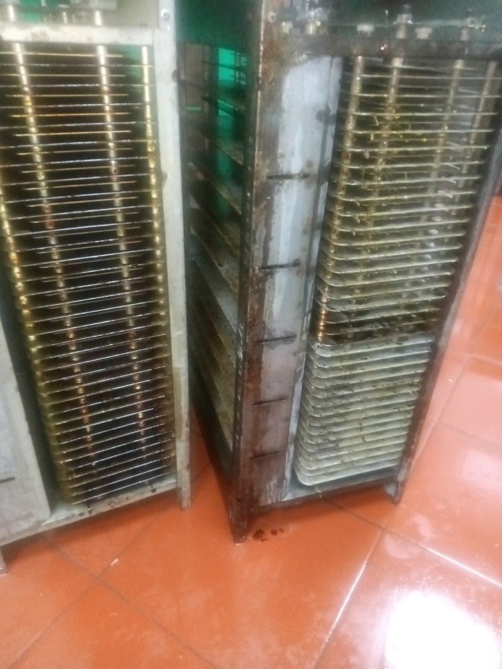 专业解读：商业广场静电油烟净化器清洗排烟不畅解决 - 清洗前 - 郑州天得一国家一级资质团队作业实拍