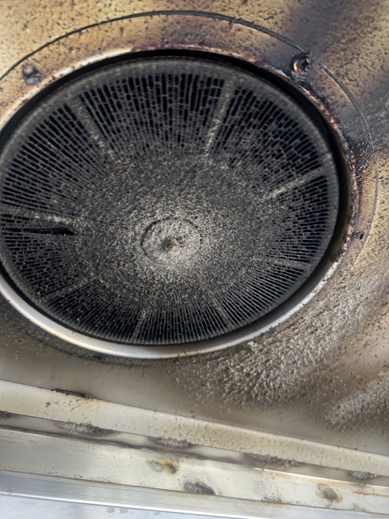 商丘配餐中心集烟罩清洗公司推荐 - 清洗前 - 郑州天得一国家一级资质团队作业实拍