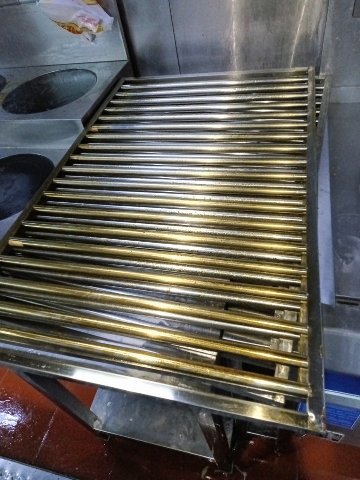 商丘学校食堂静电油烟净化器清洗多少钱 - 清洗前 - 郑州天得一国家一级资质团队作业实拍