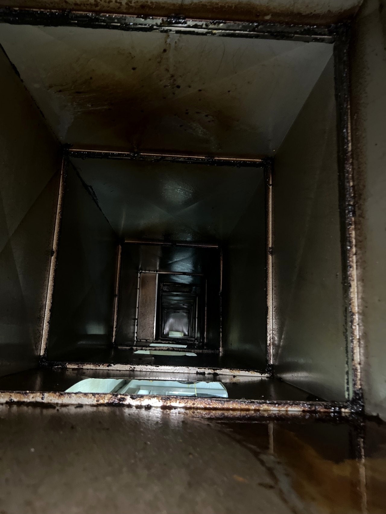 焦作机关食堂风机清洗电话 - 清洗前 - 郑州天得一国家一级资质团队作业实拍