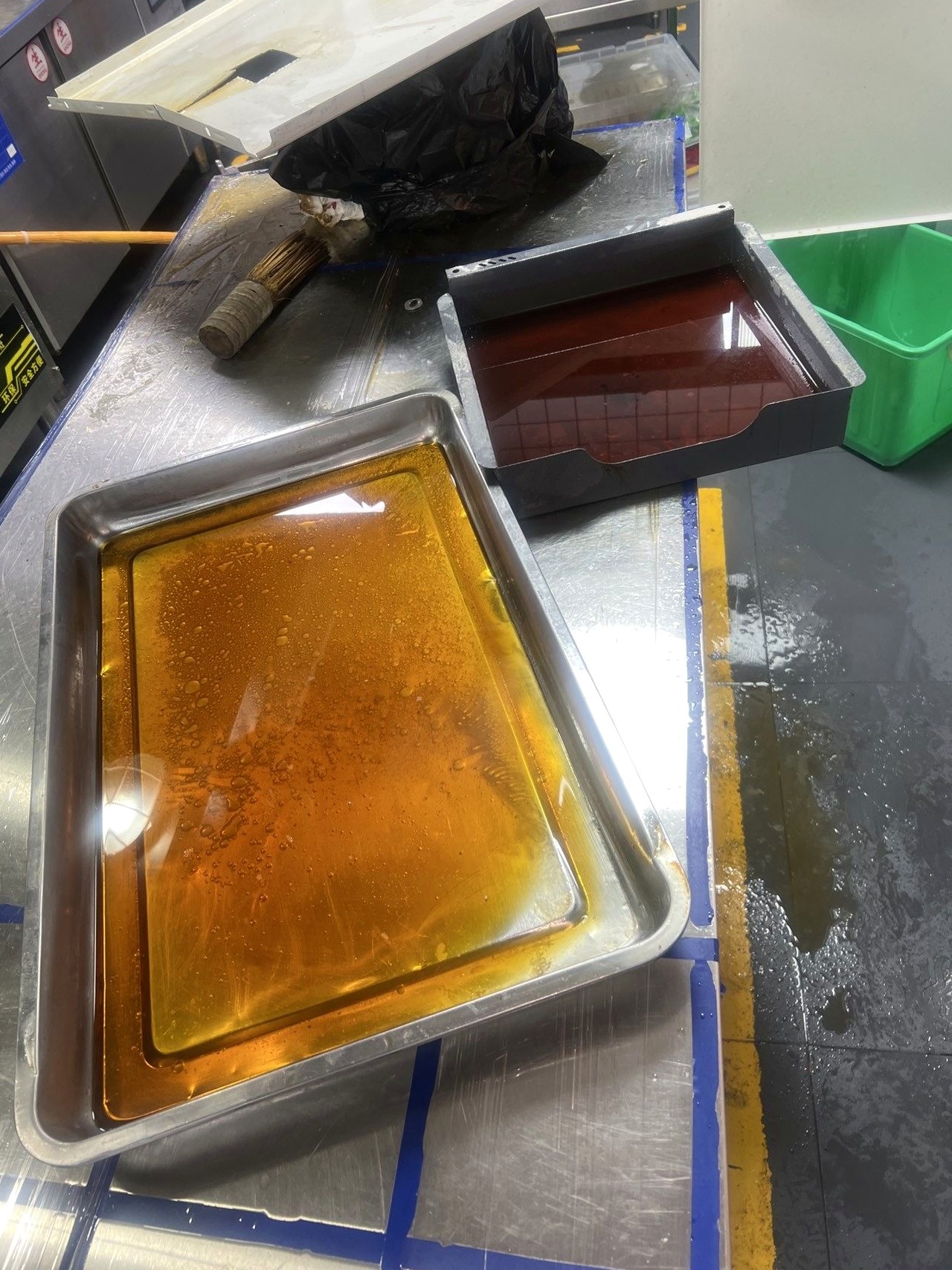 三门峡医院食堂排烟风机清洗怎么收费 - 清洗前 - 郑州天得一国家一级资质团队作业实拍