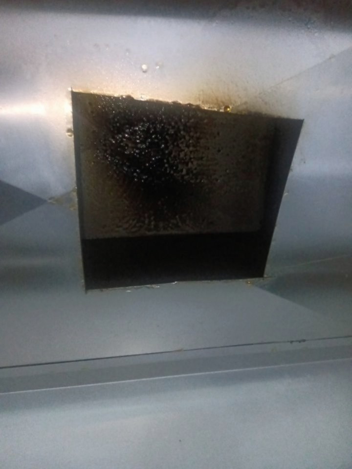 专业解读：中餐厅排烟管道清洗火灾预防 - 清洗前 - 郑州天得一国家一级资质团队作业实拍