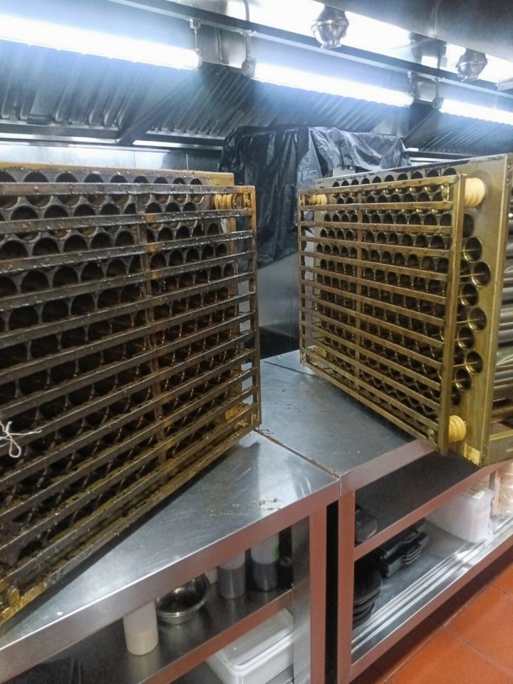 周口机关食堂油烟机清洗电话 - 清洗前 - 郑州天得一国家一级资质团队作业实拍