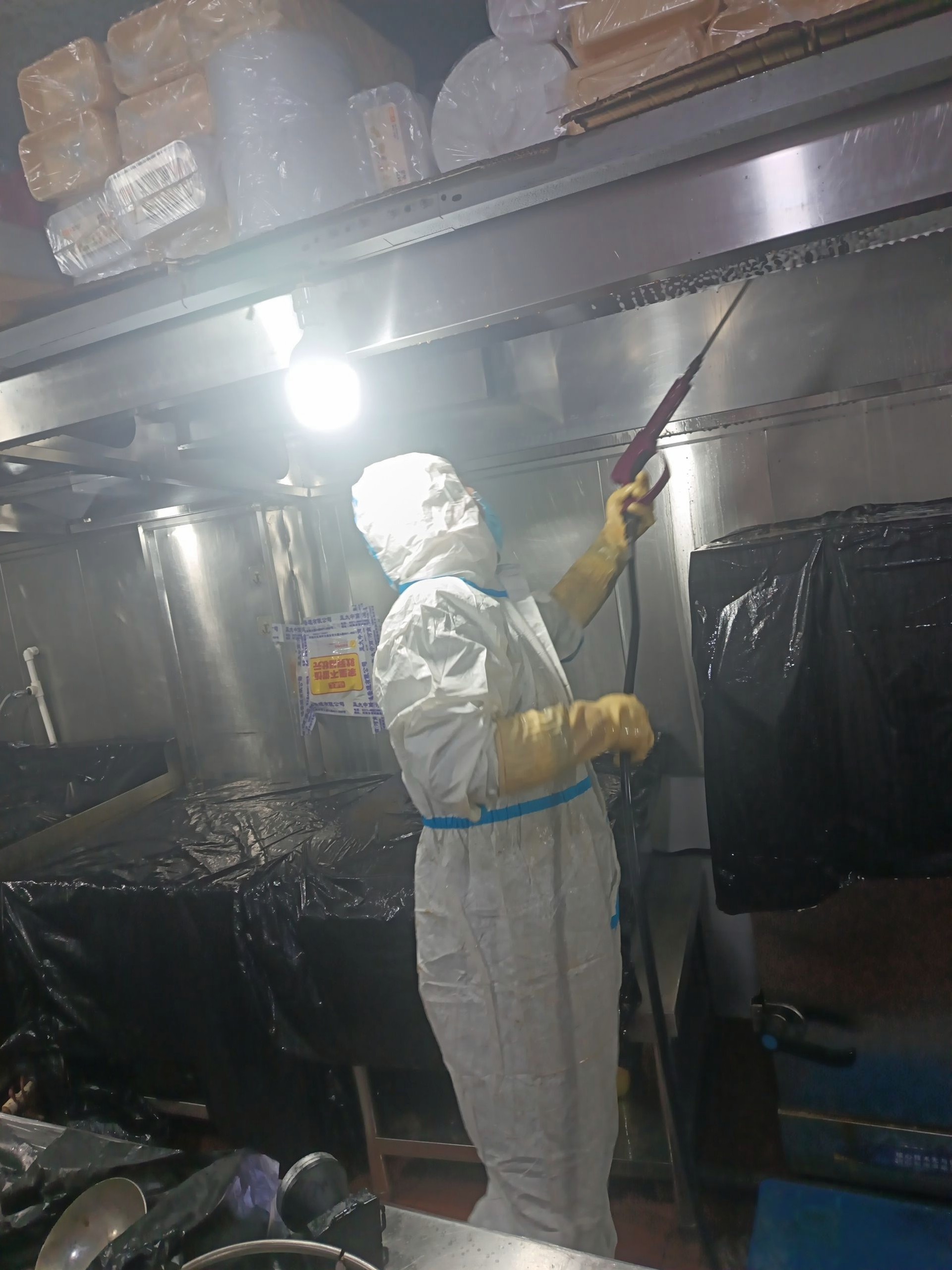 郑州快餐店离心风机清洗收费标准 - 清洗前 - 郑州天得一国家一级资质团队作业实拍