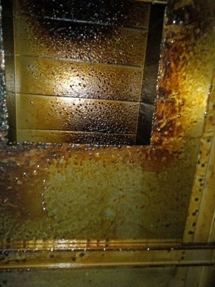 开封大酒店运水烟罩清洗哪家好 - 清洗前 - 郑州天得一国家一级资质团队作业实拍