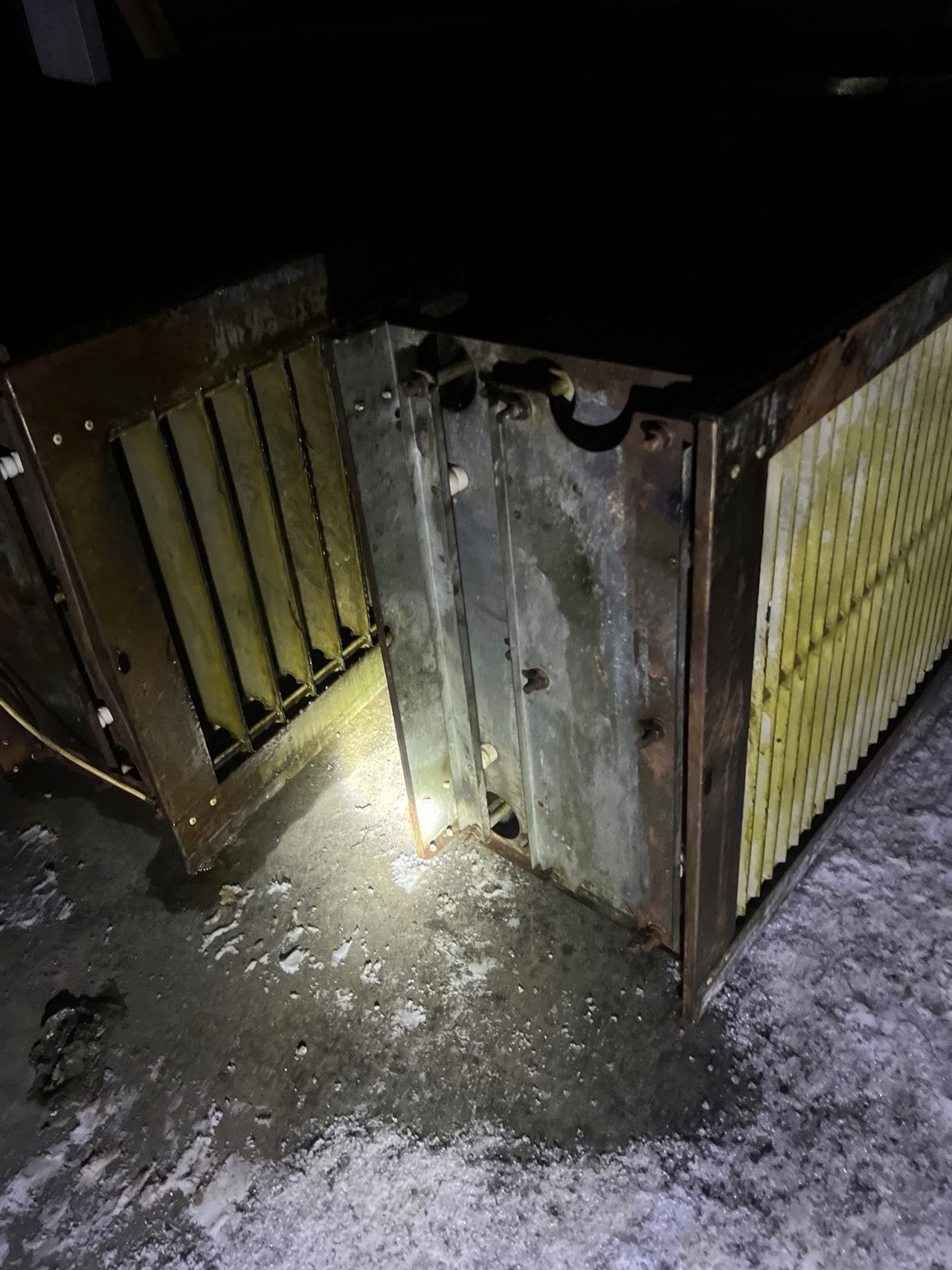 专业解读：中餐厅商用厨房清洗安全隐患排查 - 清洗前 - 郑州天得一国家一级资质团队作业实拍