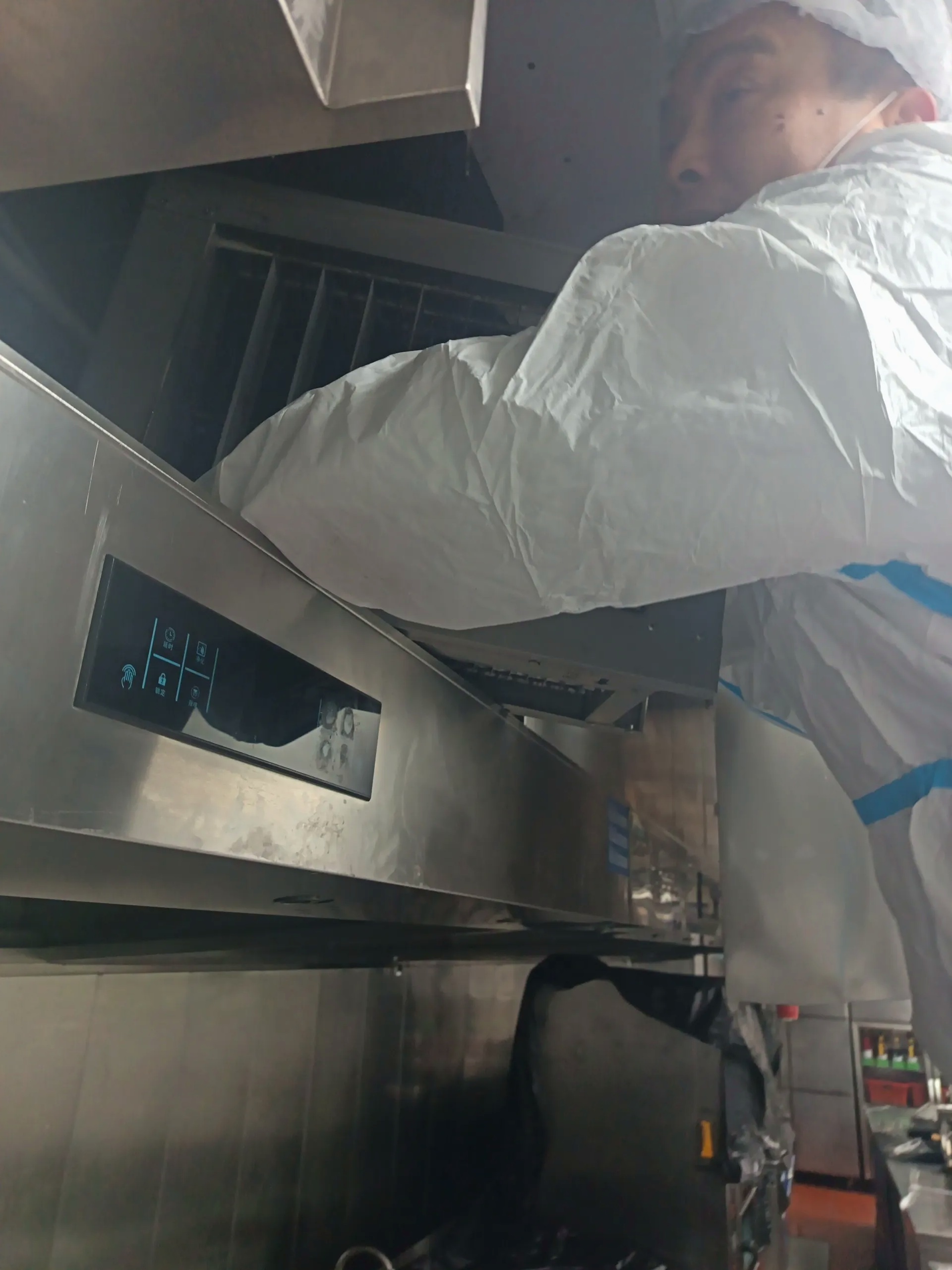 平顶山配餐中心商用厨房清洗电话 - 清洗前 - 郑州天得一国家一级资质团队作业实拍
