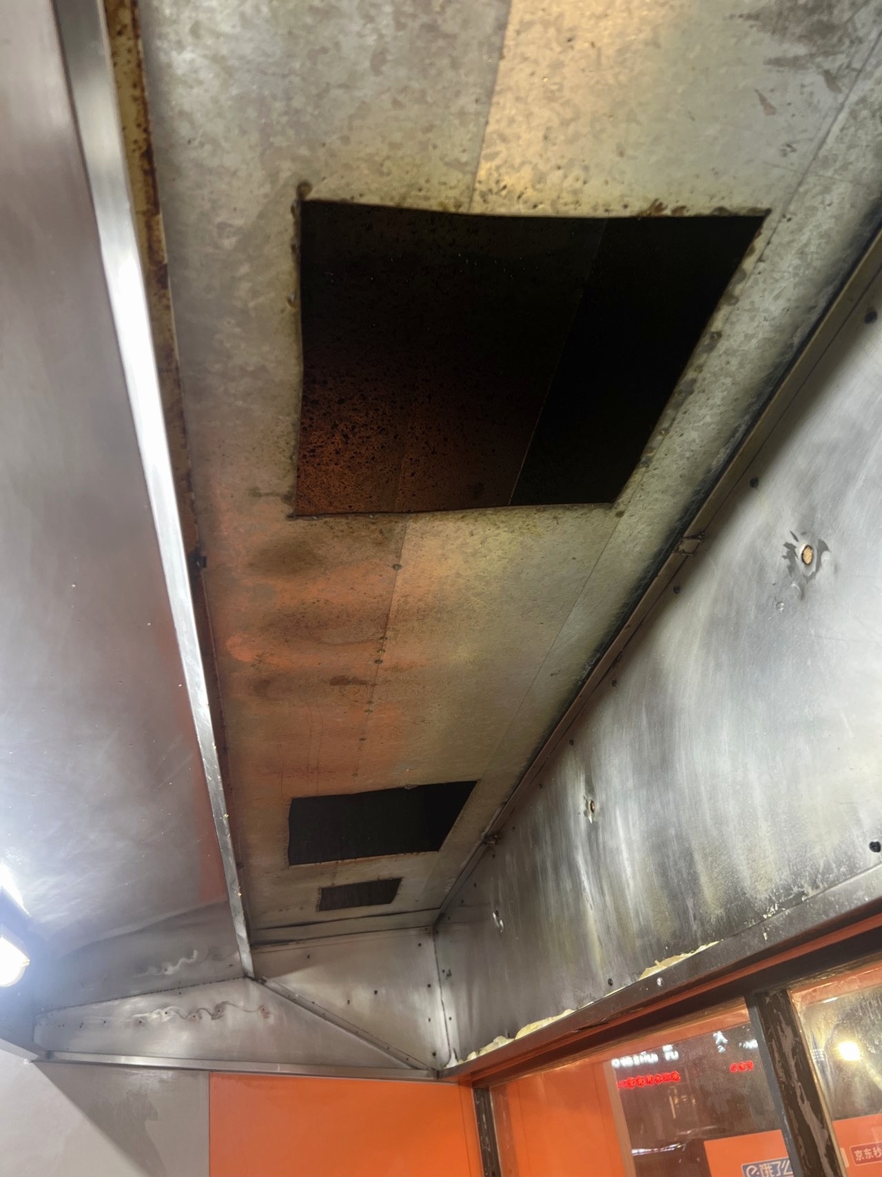 郑州单位食堂离心风机清洗多少钱 - 清洗前 - 郑州天得一国家一级资质团队作业实拍