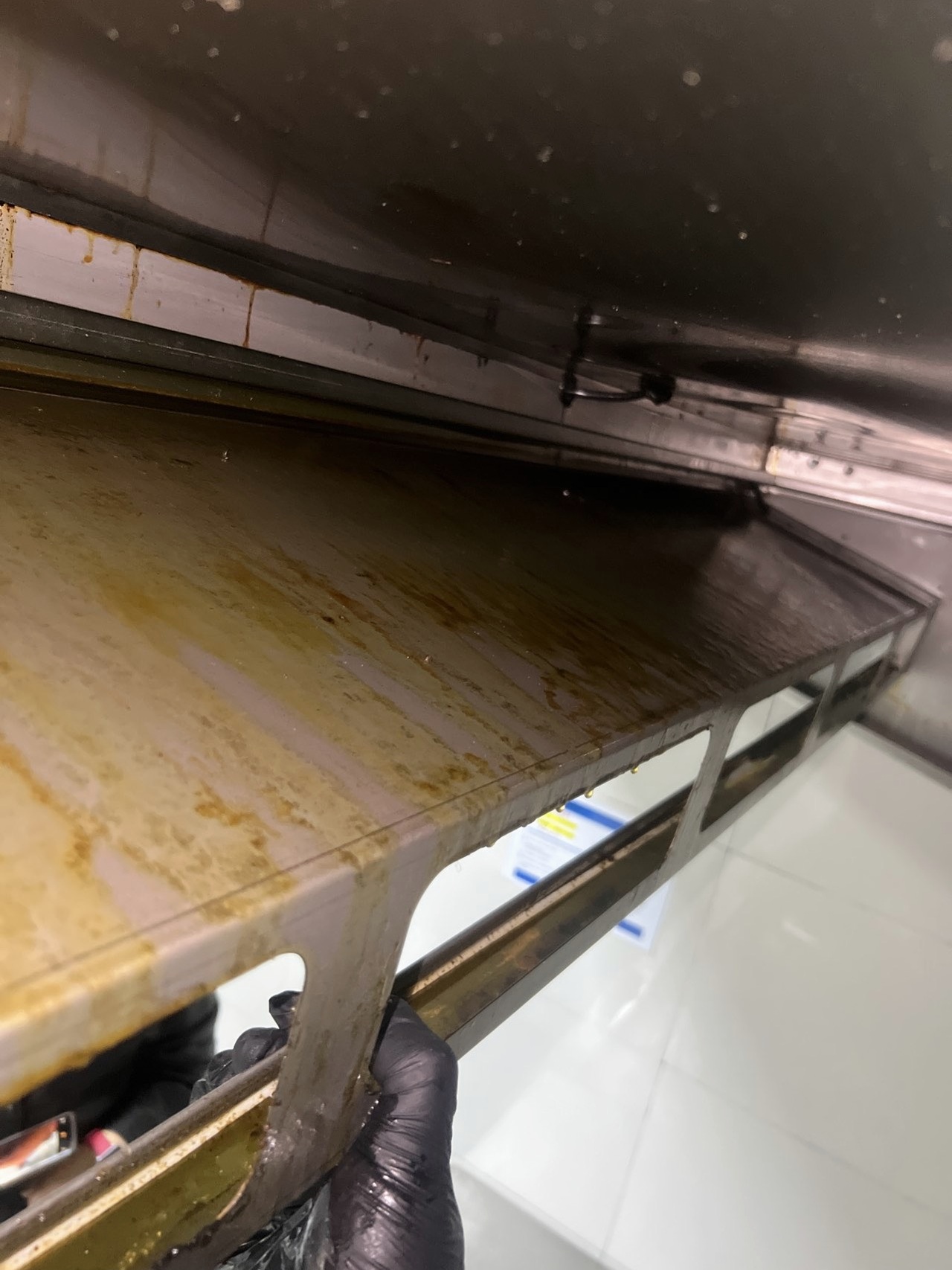 安阳连锁餐饮厨房设备清洗多少钱 - 清洗前 - 郑州天得一国家一级资质团队作业实拍