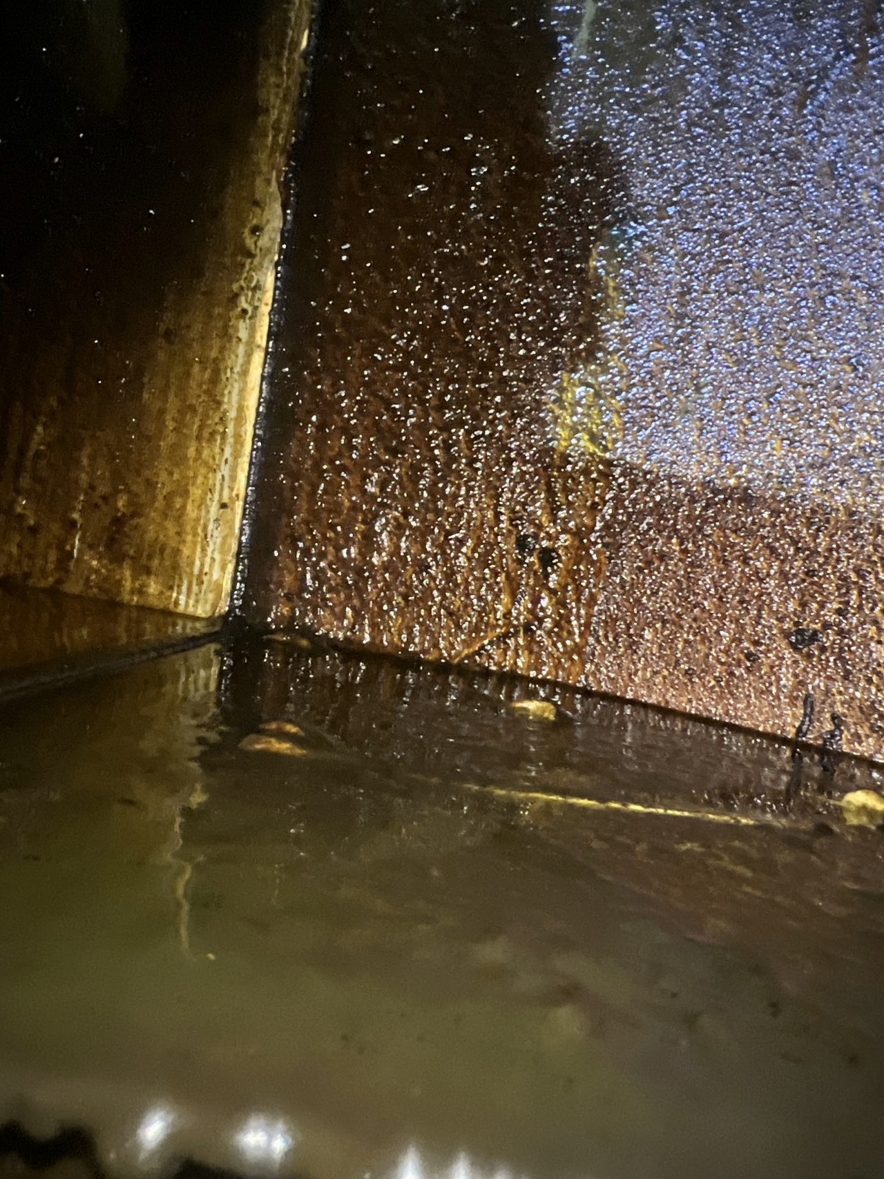 信阳单位食堂排烟系统清洗清洗流程 - 清洗前 - 郑州天得一国家一级资质团队作业实拍