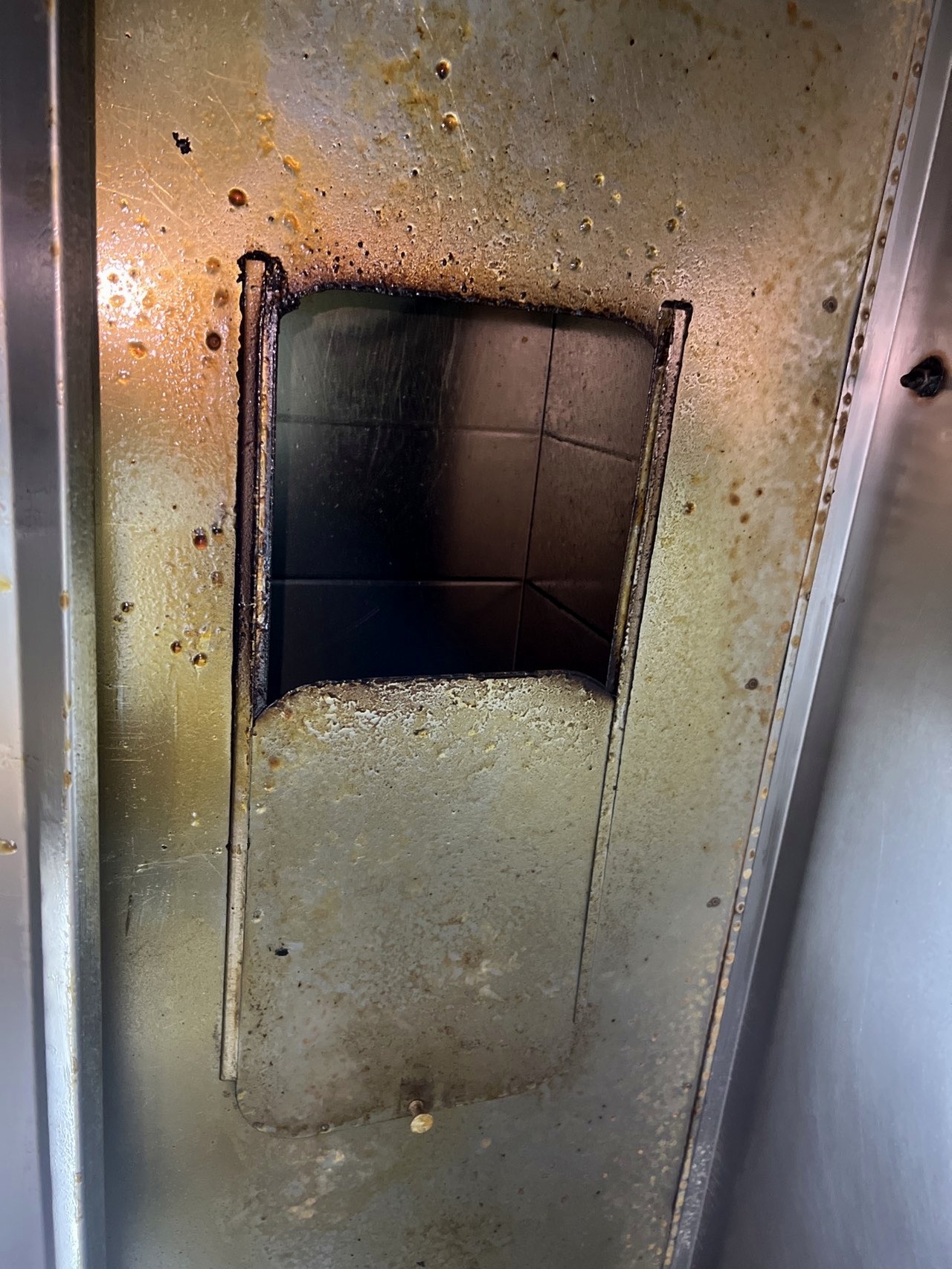 洛阳美食城静电油烟净化器清洗公司推荐 - 清洗前 - 郑州天得一国家一级资质团队作业实拍