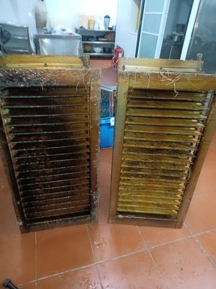 平顶山饭店厨房油烟积聚的安全隐患 - 清洗前 - 郑州天得一国家一级资质团队作业实拍