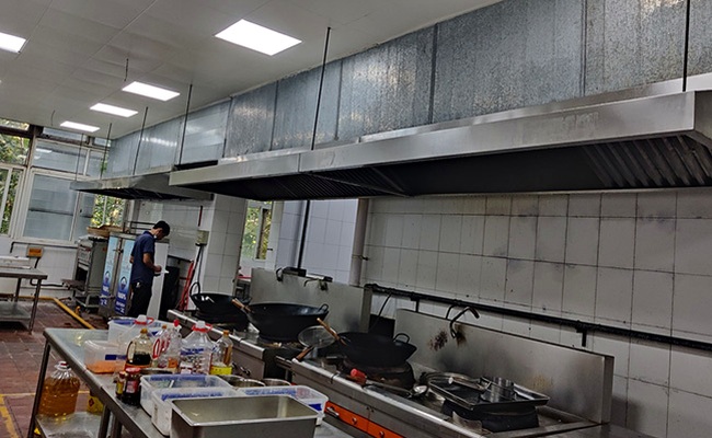 厨房油烟机全面清洗，告别油烟，清新厨房烹饪更自由畅快