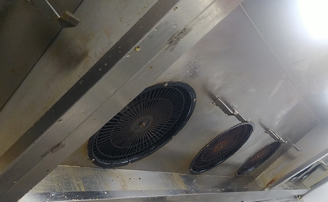 油烟机清洗特惠风暴，厨房油烟烦恼消，烹饪时光更宽广明亮
