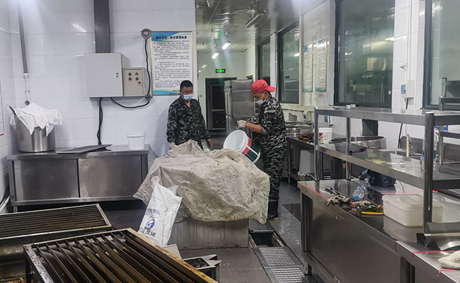 深度洗护油烟机特惠，厨房环境优雅升级，烹饪时光更宁静雅致宽广